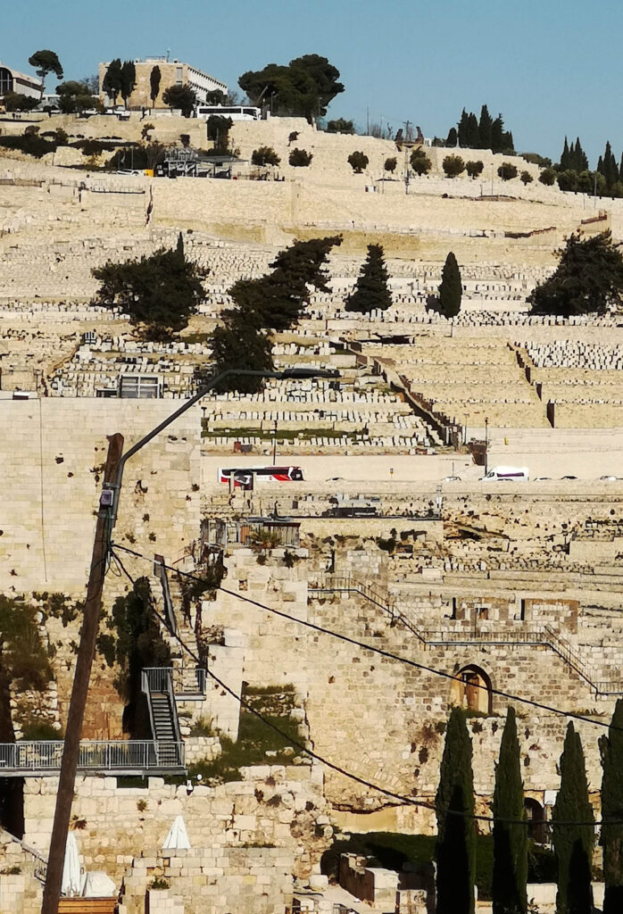 Jerozolima | widok na cmentarz na Górze Oliwnej